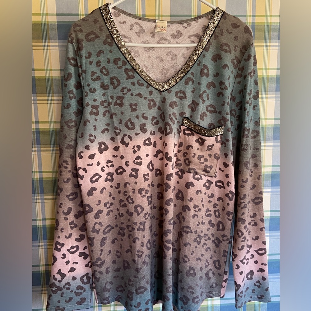 Boutique purchased top accented w gold sequins. top by 7th Ray in size XL.